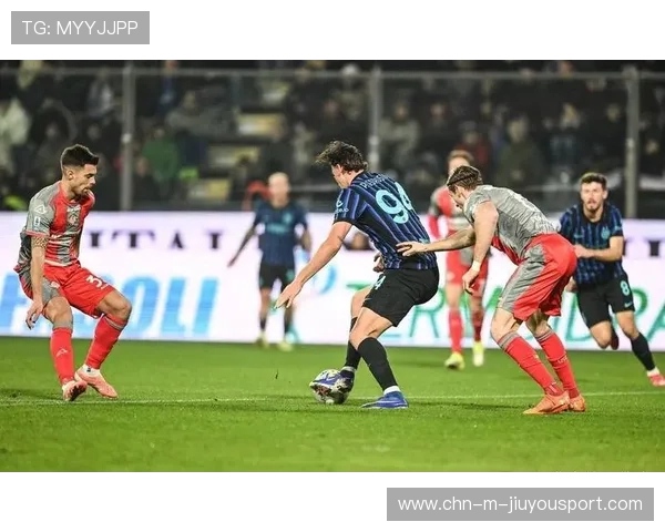 克雷莫内塞门将奥代罗遭烟花炸伤，国际米兰客场全取三分巩固榜首